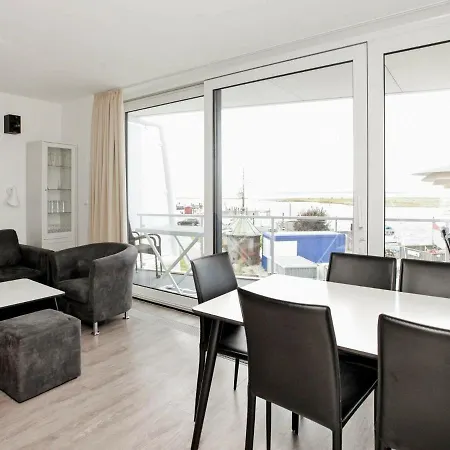 Apartment 4 Person In