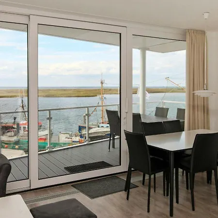 Apartment 4 Person In *